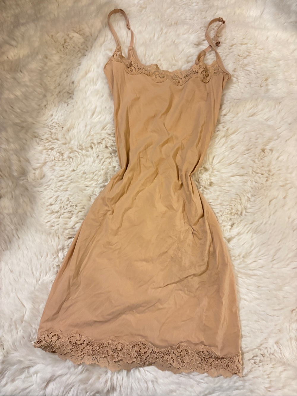 SKIMS Women's Lace-Trim Slip Dress nude